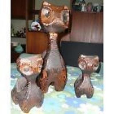 WITCO Carved Wood Cat Sculpture Family
