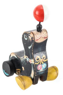 Suzie Seal Pull Toy