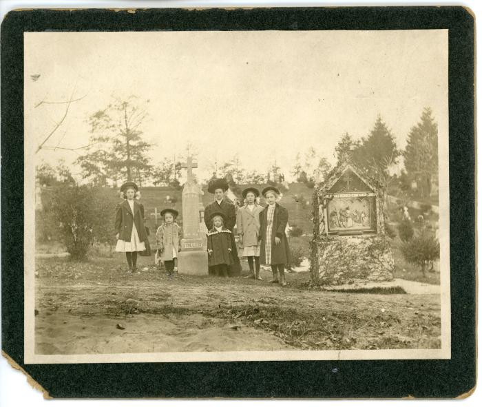 Digital Photograph, Mount Calvary Cemetery