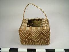 Box, Pandanus