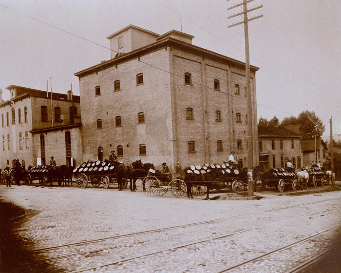 Photograph, Kusterer Brewing Company Brewery