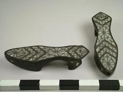 Shoes (1 Pr.)