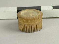 Comb